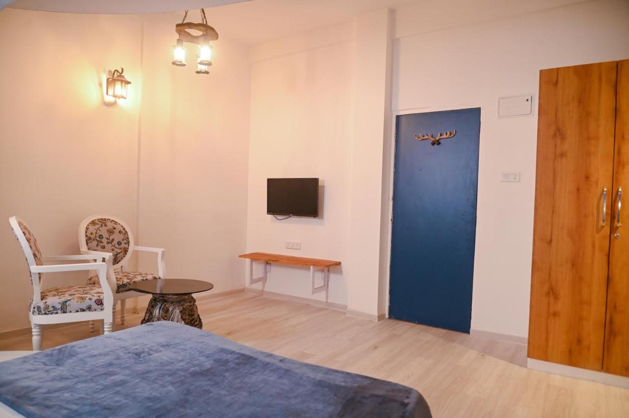 The Voyage - Cafe Hostel Cowork Pune Exterior photo